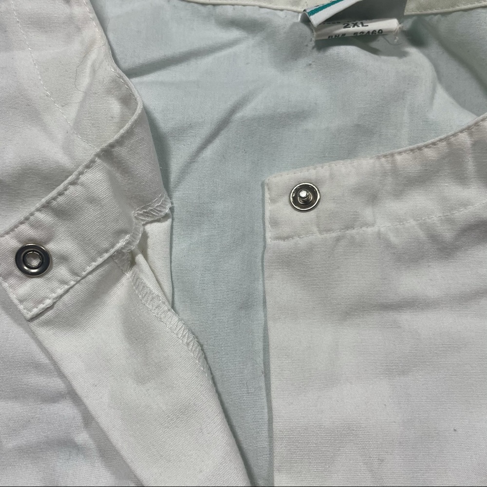 White Simply Basic Scrub Jacket - Picture 2 of 5